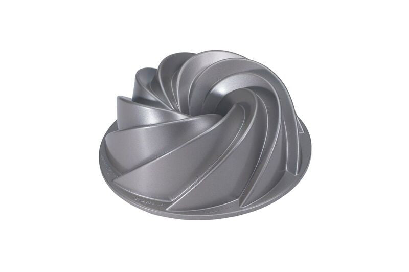 Nordic Ware Heritage 10 Cup Bundt Pan