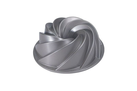 Nordic Ware Heritage 10 Cup Bundt Pan
