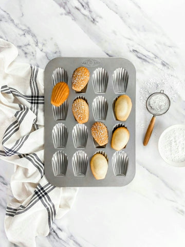 USA Pan Madeleine Pan - 16 Cavity