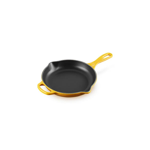 Le Creuset Signature Round Skillet 9in Nectar
