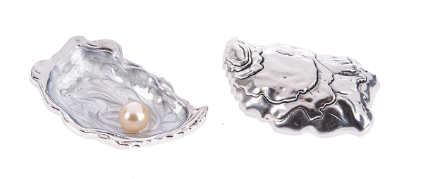 Ganz Oyster Charm
