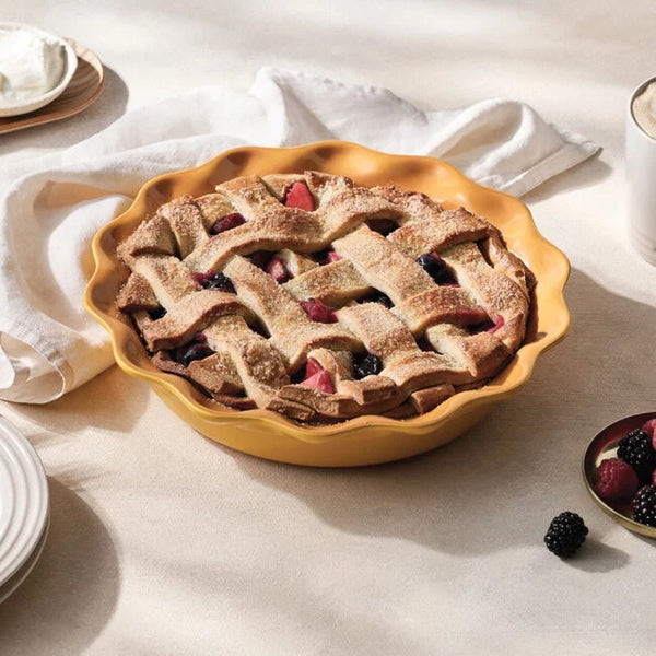 Le Creuset Nectar Heritage Fluted Pie Dish 9in
