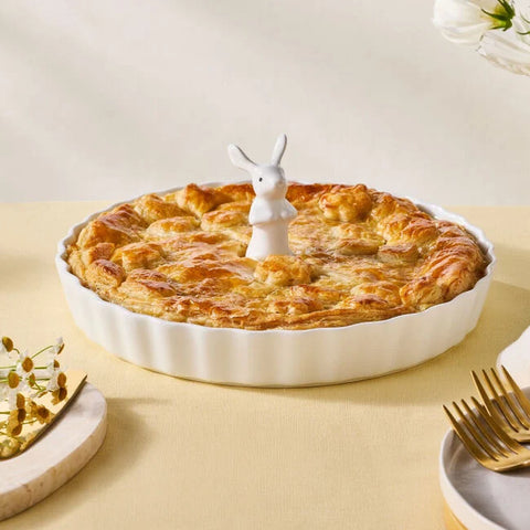 Le Creuset White Bunny Pie Vent