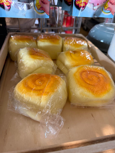 GS Squishy Dinner Rolls