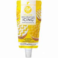 Wilton Yellow Decorating Icing Pouch W/Tip